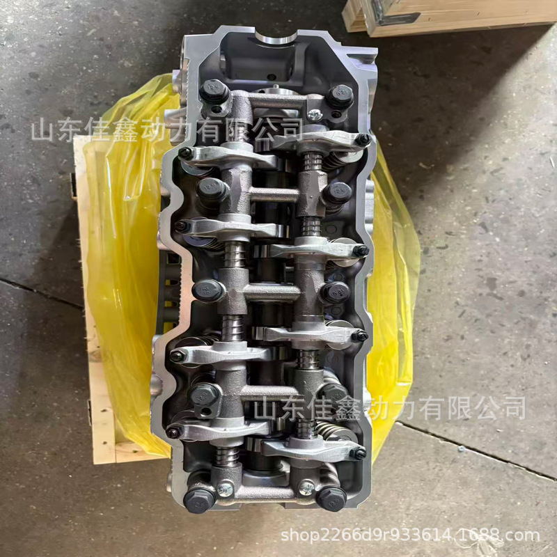 Suitable for Toyota Hiace and Hilux 22R engine, including the cylinder head and cylinder block assembly for the 22R engine