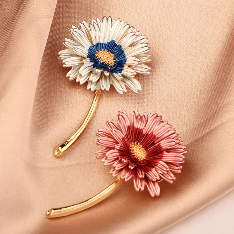22g Weight Brooches Classification 1 Piece Quantity Holiday, Tea Party Occasion Alloy Material Flower Pattern All Seasons Season Unisex Gender Simple Style Style Simple Style Pin Flower Alloy Unisex Brooches 1 Piece 9
