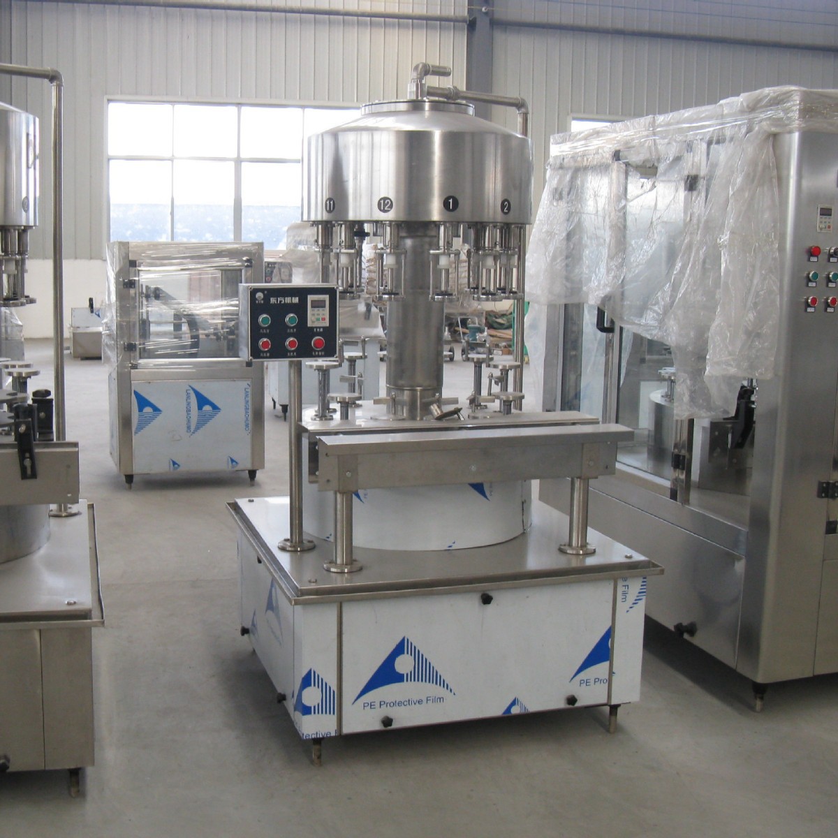 葡萄酒灌装生产线 果汁饮料灌装机 半自3000瓶动葡萄酒灌装机