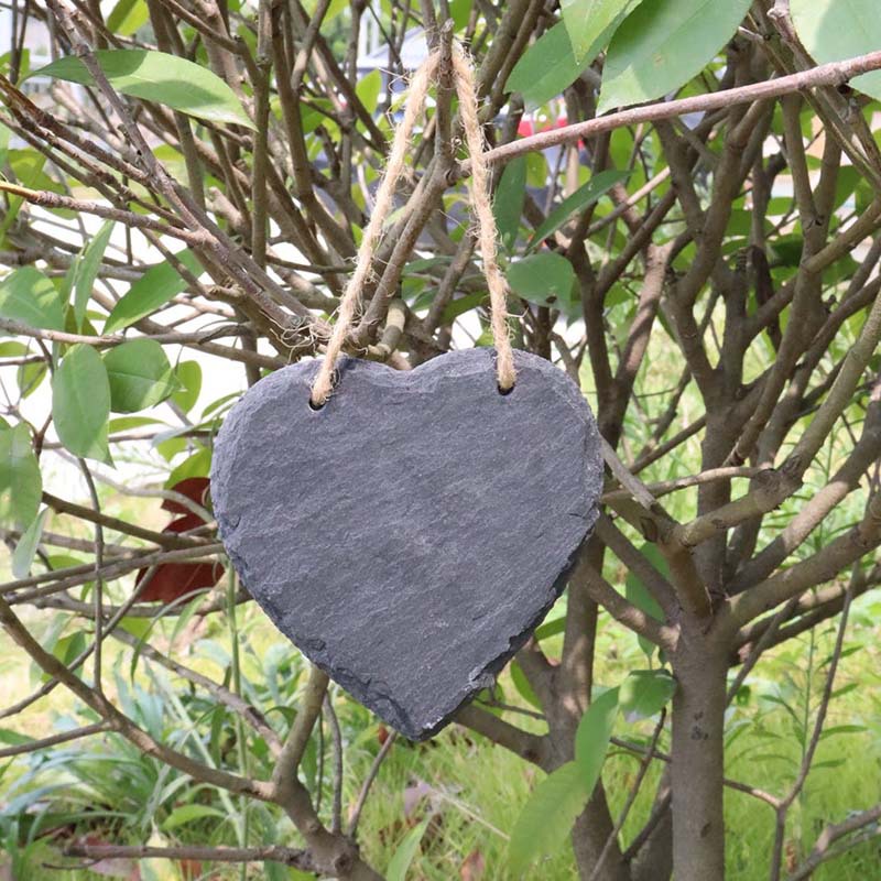 Mayorista etiqueta de planta de pizarra natural etiqueta de piedra de jardinería negra cardíaca pizarra cuadernita cuerda de cáñamo etiqueta colgante