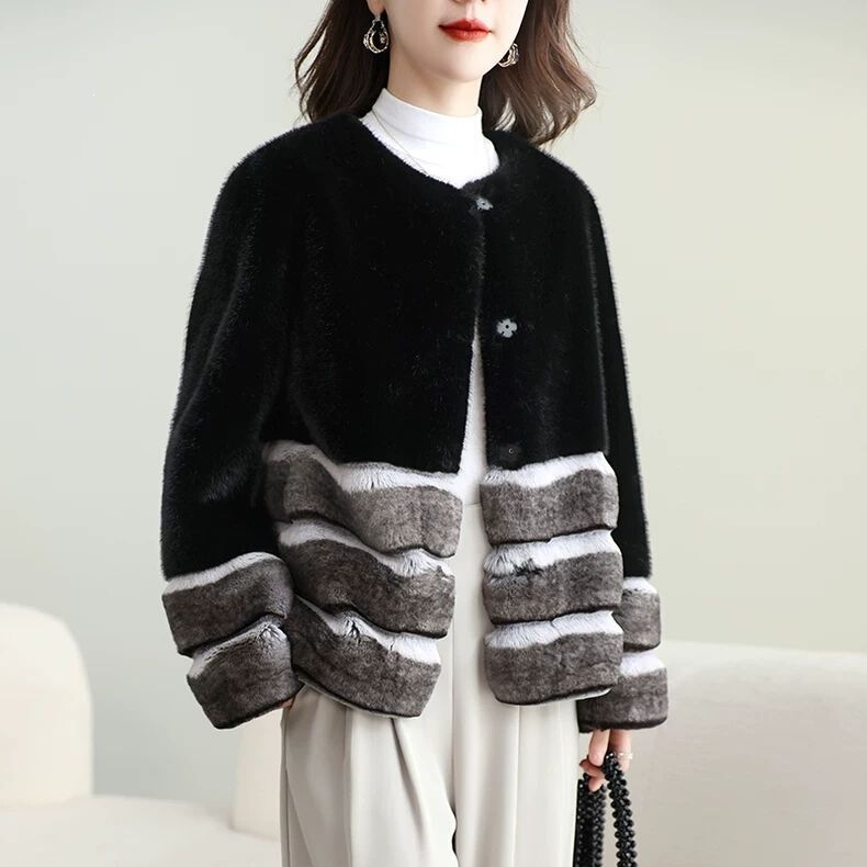 Haining 2026 winter new collection: women's short, fashionable, eco-friendly faux fur coat with mink fur trim and chinchilla accents