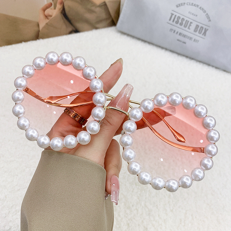 Ins Internet Celebrity Fashionable Wavy Mirror Leg Sunglasses Women Rihanna Same Style Glasses Pearl Metal Round Frame Sunglasses