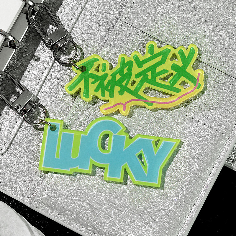 La carta de los amantes del texto de color colgante acrílico de la vida es la serie de la mejor manera para decorar la bolsa de llaves