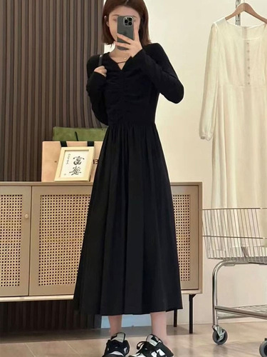 Hepburn-style black long-sleeve dress for early autumn women's French long dress for petite figures