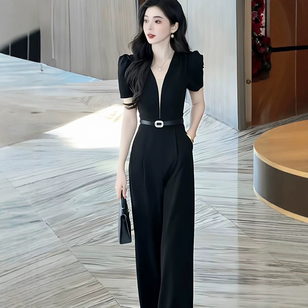 高级感黑色短袖连体裤女2026夏季新款轻奢修身显瘦简约气质连衣裤