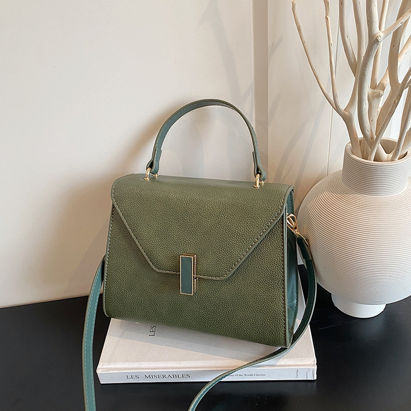 Elegant Textured Women Handbag Versatile Winter Shoulder Bag_voghion.com