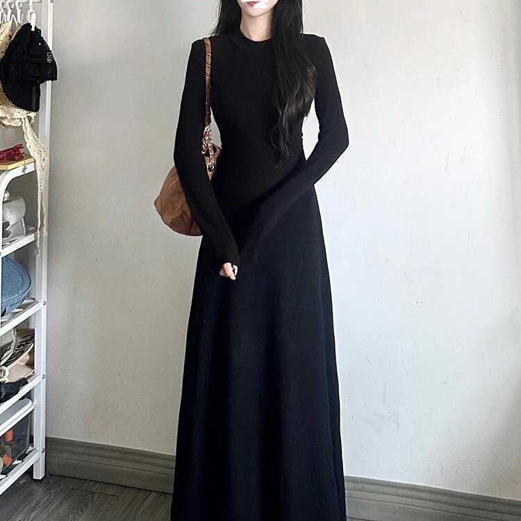赫本风黑色长袖连衣裙子女早初秋冬季法式气质收腰内搭打底长裙子|undefined