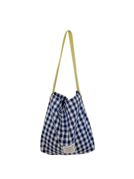 Capacious shoulder bag