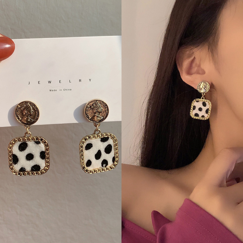 Retro New Leopard Print Simple Figure Square Geometric Earrings display picture 2