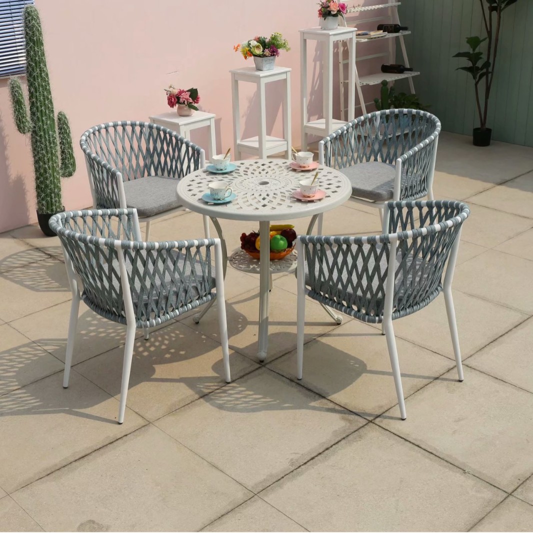 추앙케 화이트 78 짠 주조 알루미늄 테이블 01