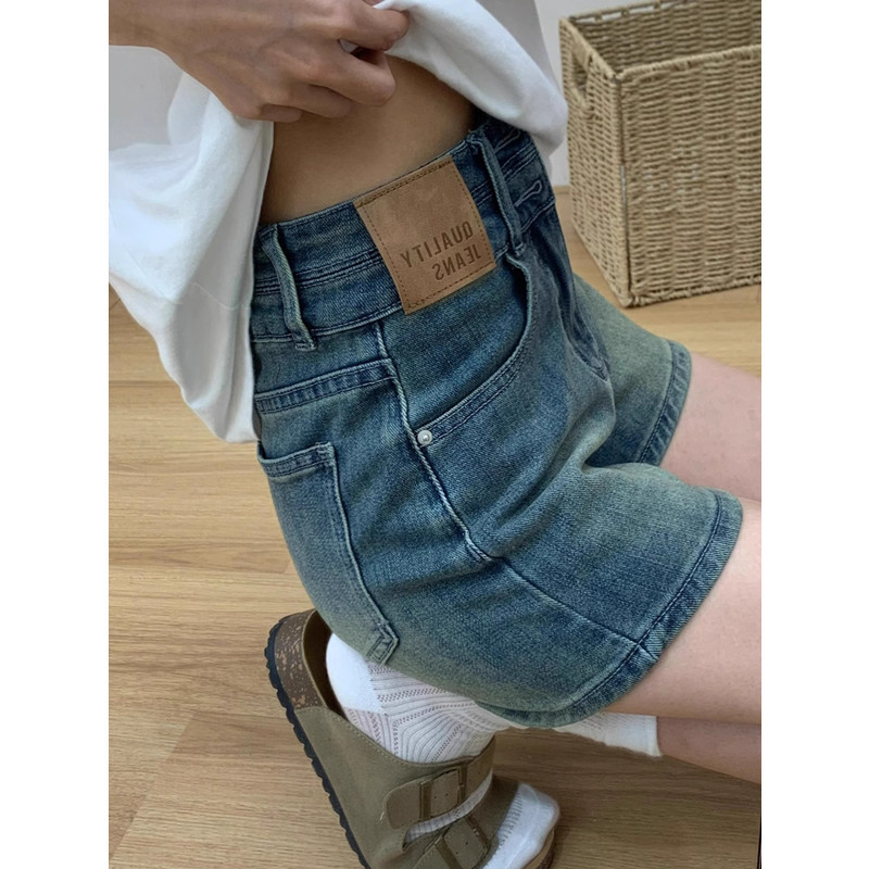 Plus Size Retro Versatile Denim Shorts for Women Summer 2025 Design High Waist Slimming Straight Hot Pants for Petite Figures