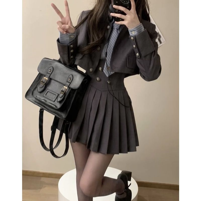 가을 새로운 대학 스타일 짧은 세트 재킷 긴 소매 줄무늬 셔츠 높은 허리 주름 치마 미국 스타일 세트