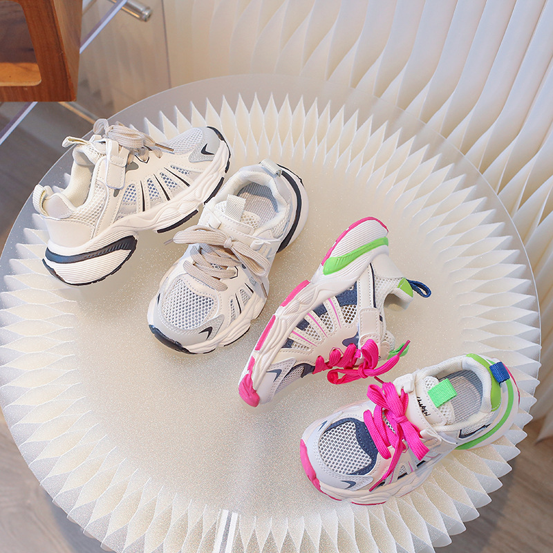 Zapatos deportivos de red única para niños 2026 verano nuevos zapatos de correr para niños y niñas zapatos de red para padres e hijos zapatos de moda