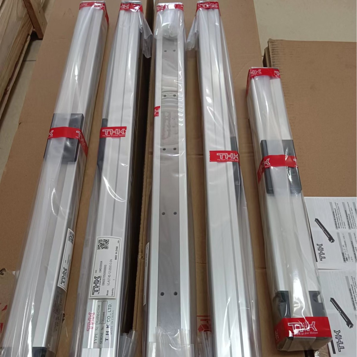 THK滑动导轨一体式智能组合单元KR型模组KR2006A-0080-0-01A0