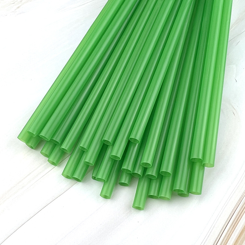 En stock suministro desechable de plástico color paja kindergarten los niños hecho a mano DIY tubo colorido tubo recto 100 unidades