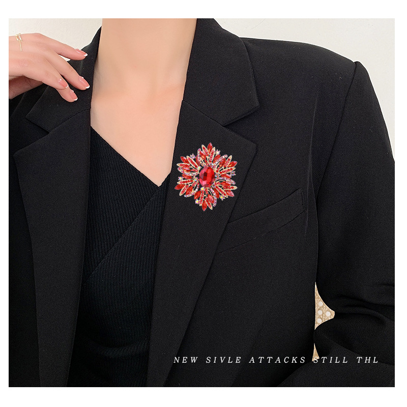 70g Weight Brooches Classification Fashion Pin Flower Alloy Rhinestone Women'S Brooches