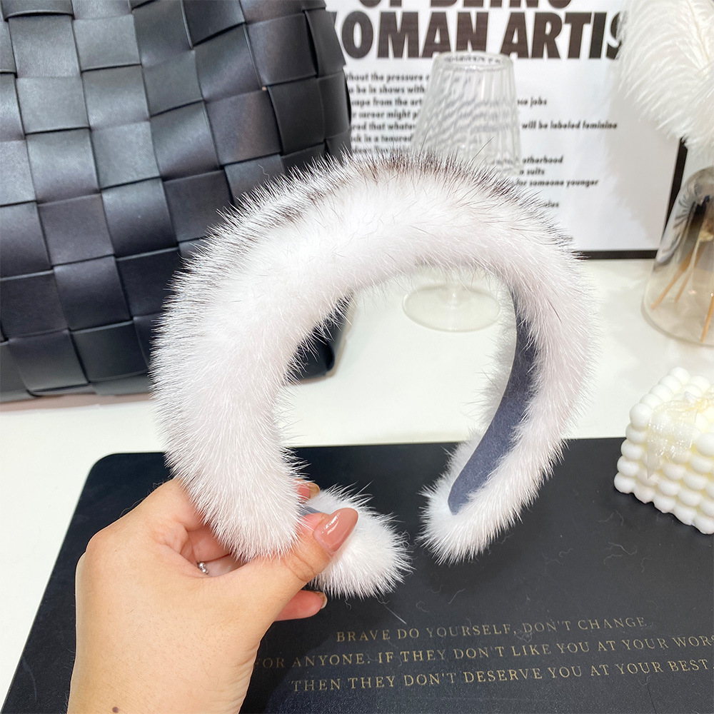 Women's Elegant Solid Color Plush Hair Band display picture 15