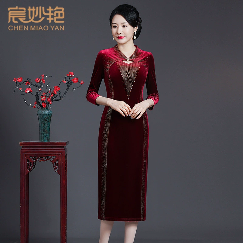 Среднее и старое женское весеннее и осеннее новое благородное платье для мамы с золотым бархатным платьем