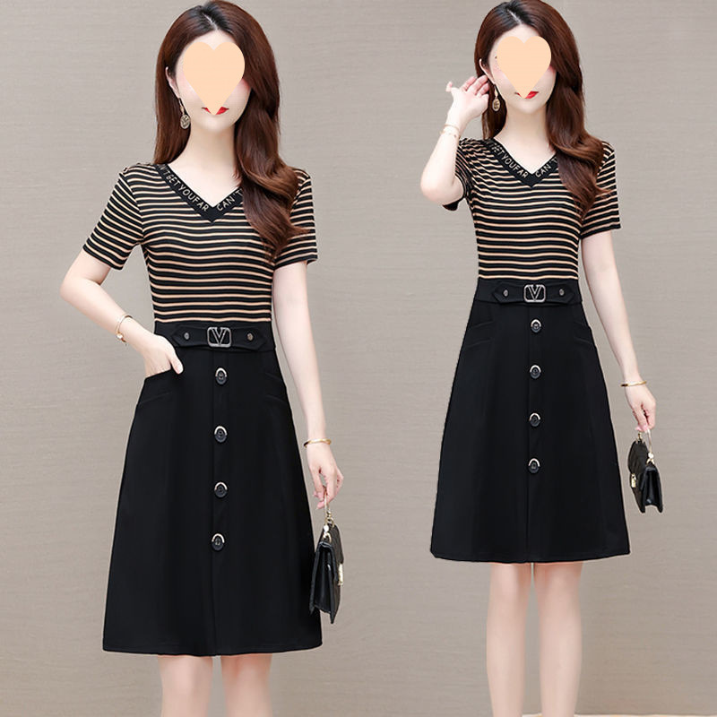 Petite Faux Two-Piece Tummy-Concealing Slimming Trendy Dress for Moms, Summer Striped Patchwork Dress, Young and Beautiful