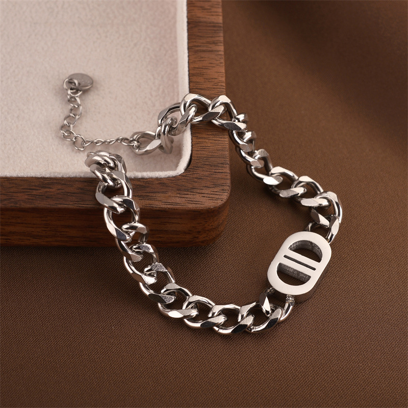 Joyas transfronterizas europeas y americanas Pulsera de acero de titanio de todo fósforo Versión coreana del temperamento bohemio Pulsera de acero de titanio que no se desvanece Joyería femenina