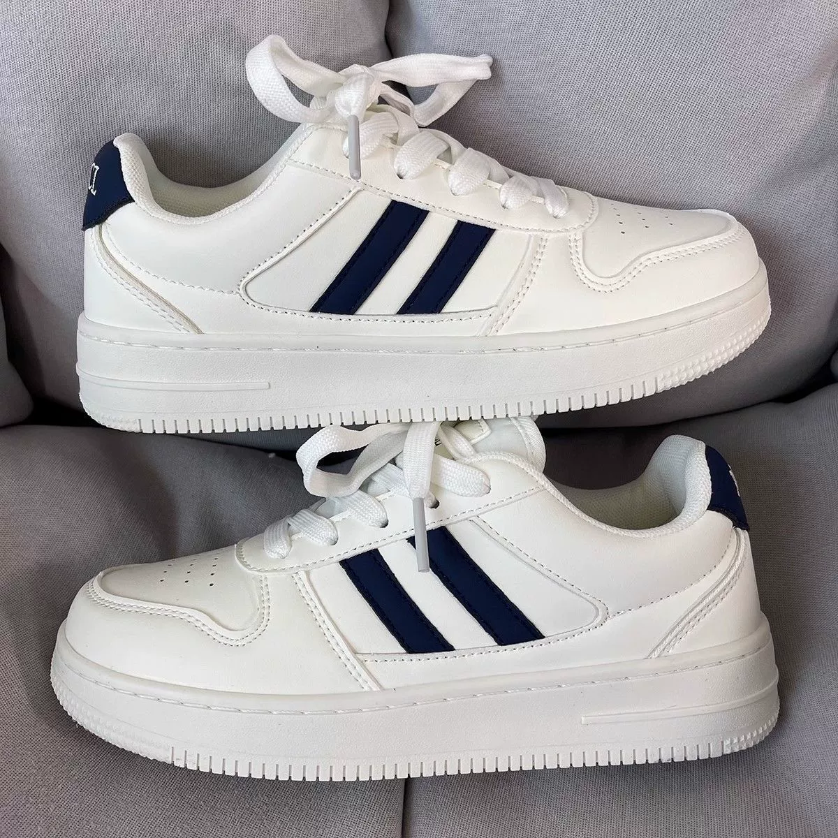 2025 новые маленькие белые туфли женская тенденция классические мужские кроссовки корейская версия ulzzang мужская спортивная обувь