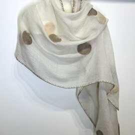 欧洲100山羊绒波点印花披肩女秋冬轻薄保暖空调围巾两用气质外搭