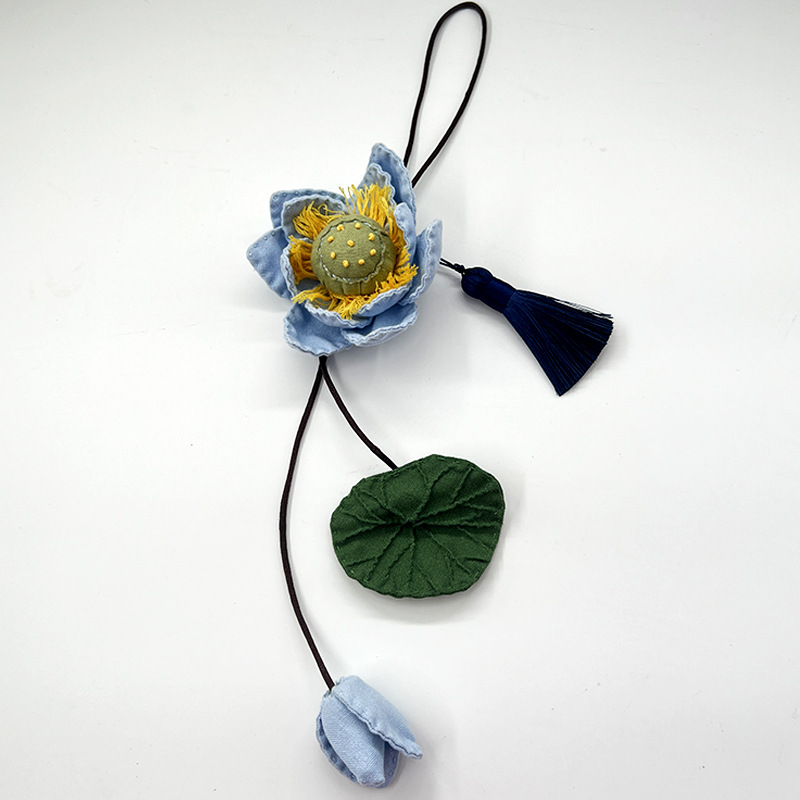Hecho a mano DIY patchwork colgante Lu Bordado Lotus joyería hanfu accesorios periféricos Flor de tela Decoración