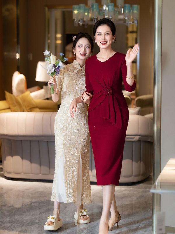 新款喜婆婆婚宴礼服年轻时尚酒红色喜婆婆套裙显瘦复古高档连衣裙|undefined