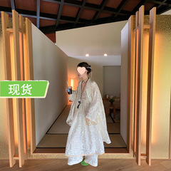 le rouge周美美 兰亭千寻天丝刺绣碎花拼接外套背心裙九分裤套装