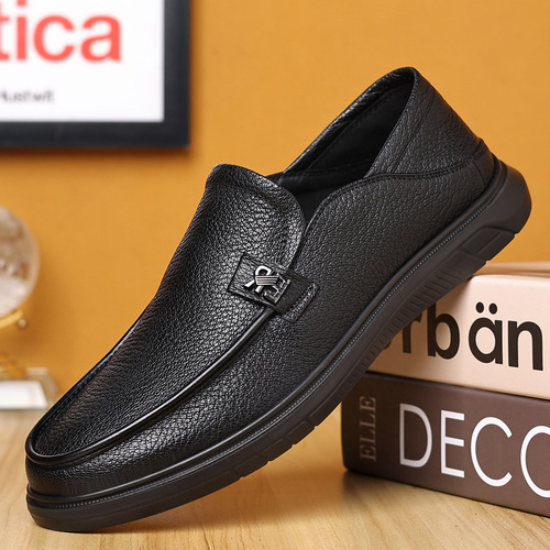 New first-layer sheepskin men's casual shoes, soft leather men's shoes, lazy slippers wholesale