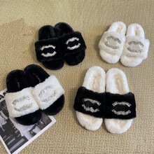 2025秋冬新款毛毛拖小香风水钻扣羊羔毛一字拖平底外穿百搭拖鞋女