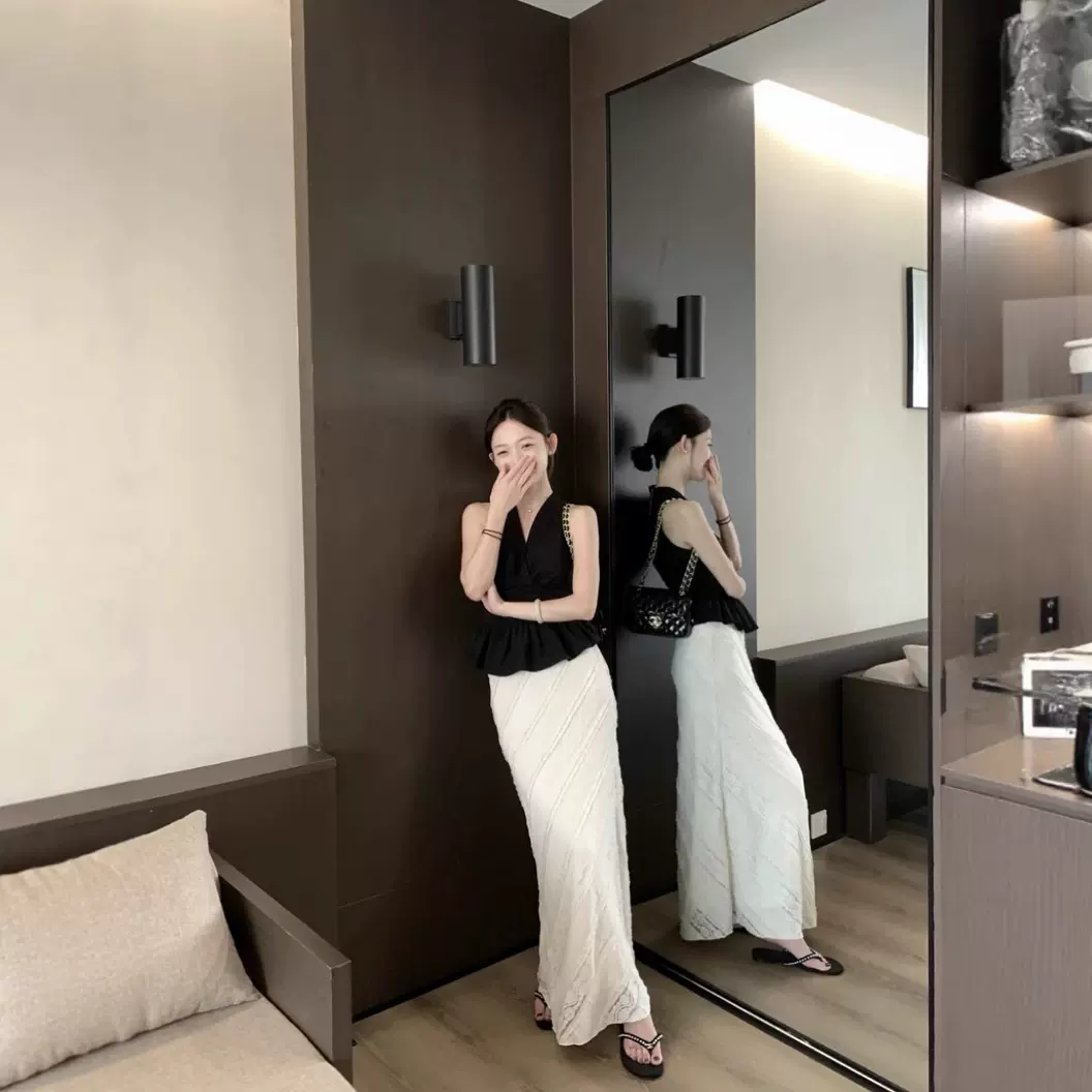 赫本风黑色无袖背心上衣淑女百搭长裙套装两件套高腰显腿长半身裙