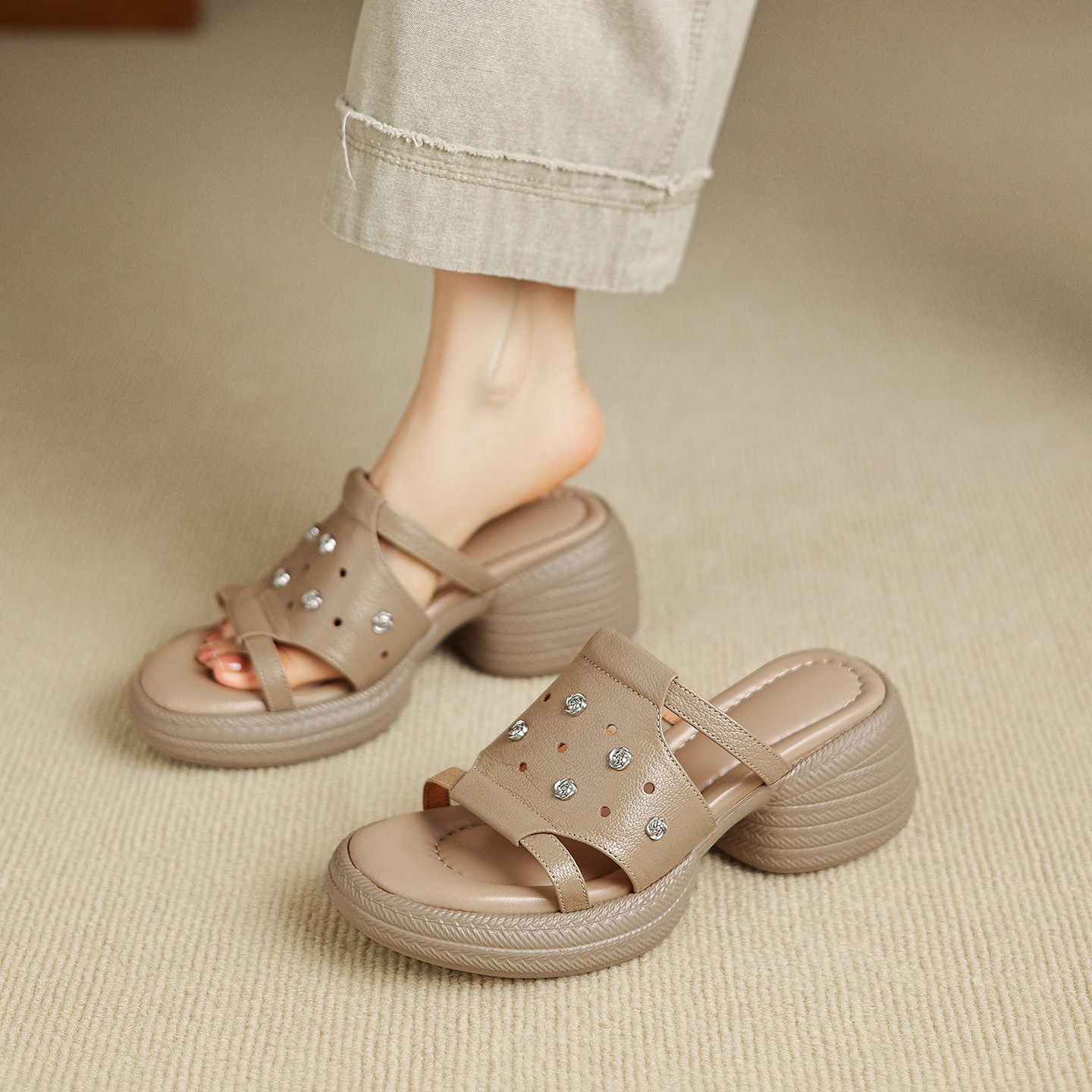Sandal cao gót nữ hở mũi phong cách hoa, gót 6 cm — màu trắng ngà
