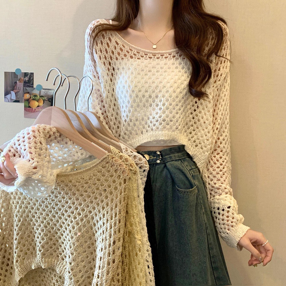 summer knitted short solid sweater with a round collar