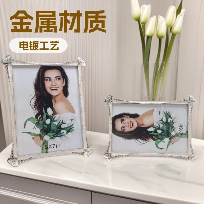 Modern Simple Metal Heart-Shaped Photo Frame Model Room Soft Decoration Table Decoration Metal Photo Frame Modern Simple Metal Heart-Shaped Photo Frame Model Room Soft Decoration Table Decoration Metal Photo Frame