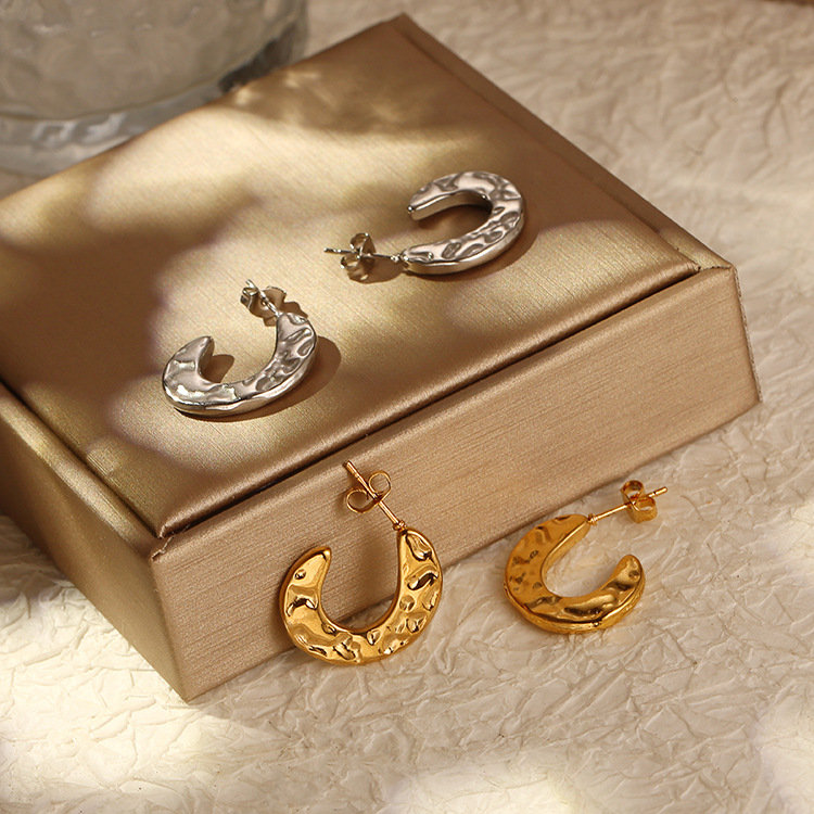 Pendientes sólidos hidráulicos de acero inoxidable irregulares de moda europea y americana de 18 quilates chapados en oro pendientes de acero inoxidable que no se desvanece