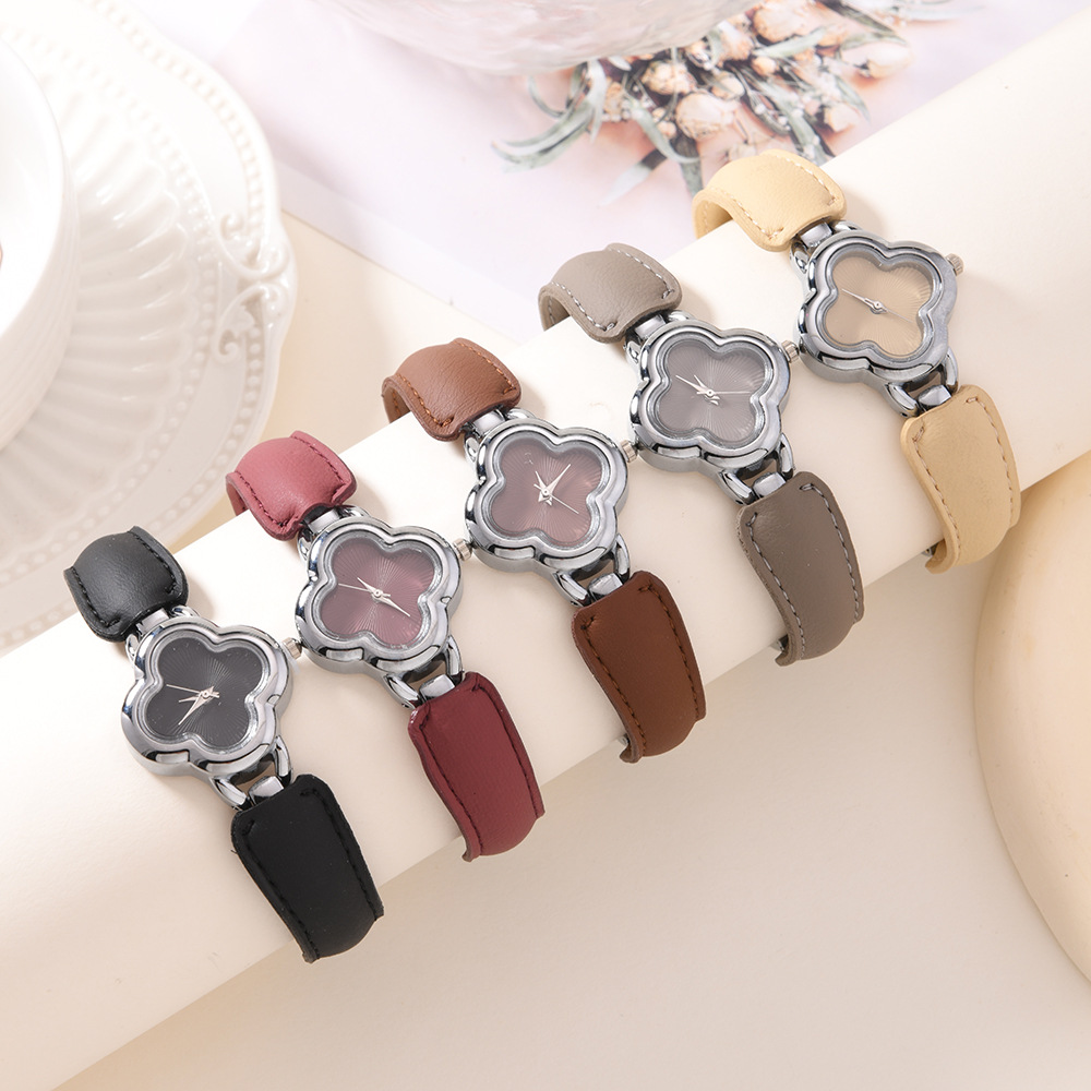 Melissa Mishali Watch Belt Bracelet Bracelet Women's Watch Four-leaf Clover Angora Red Retro Live Style