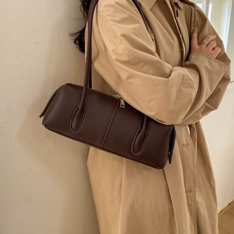 Korean-Style Niche Handbag Underarm Bowling Bag for Women 2026 Spring New Personalized Shoulder Pillow Bag Baguette Bag