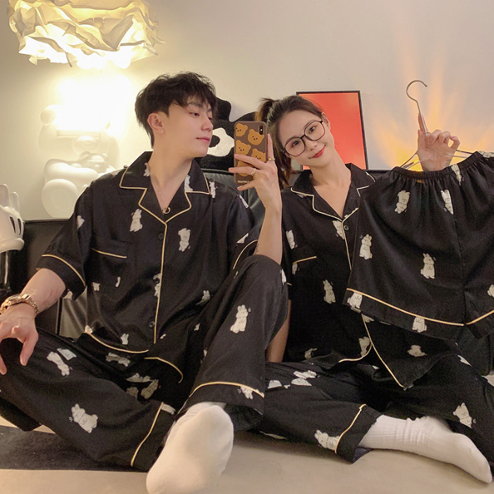 Primavera y verano pareja pijama seda hielo tres piezas set pantalones de mangas cortas de alta sensación graffiti ropa de verano para hombres y mujeres