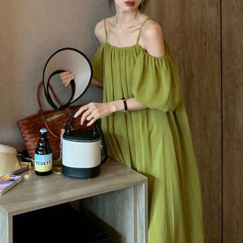 green off-shoulder sling dress women‘s summer 2025 new french off-shoulder elegant slimming beach dress