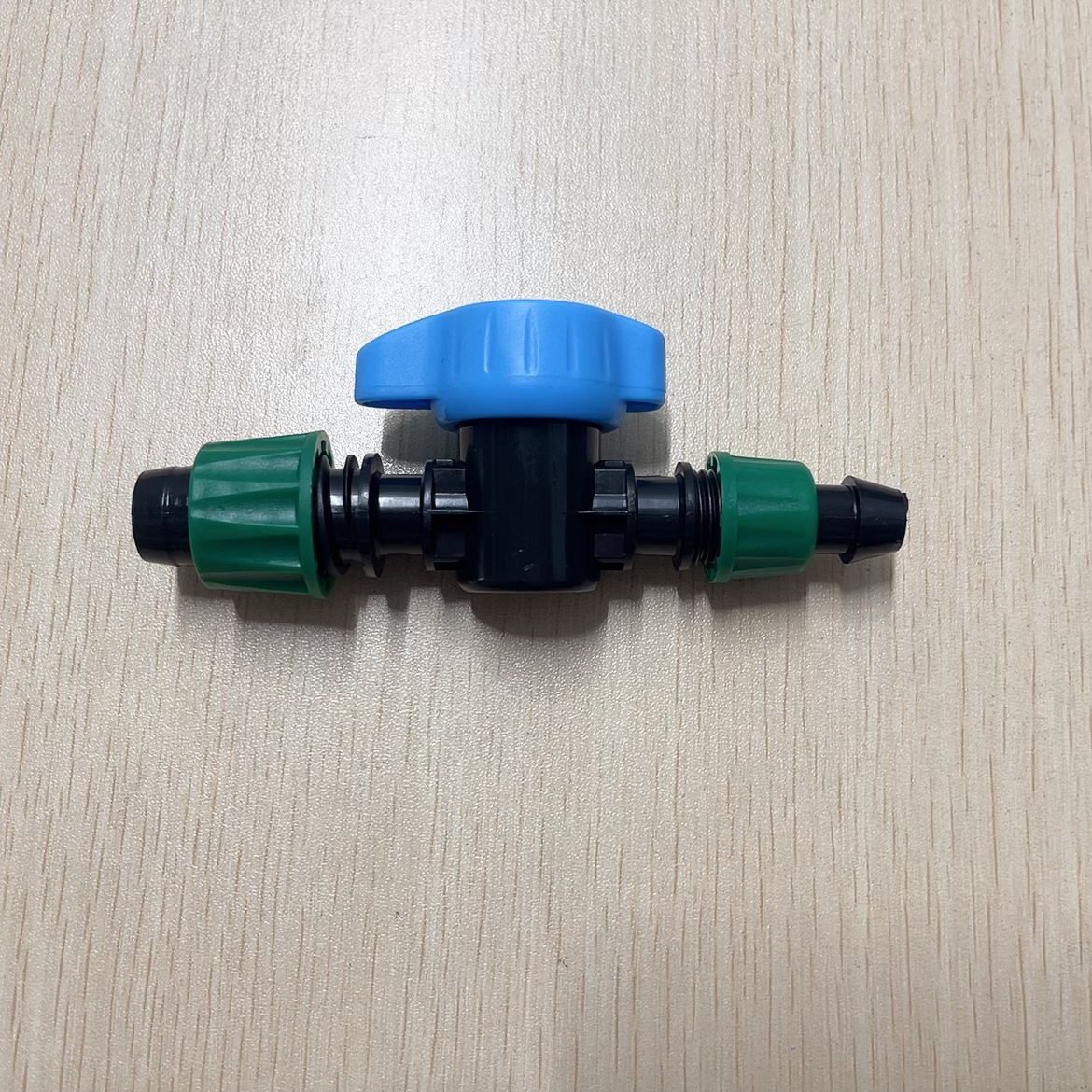 Nuevo mango azul 16 riego por goteo con tapa de doble bloqueo válvula de derivación sin válvula de