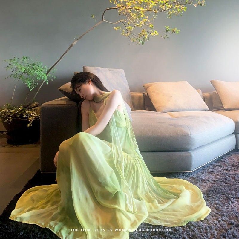 Beach Vacation Style Niche Chic Tie-Dye Spaghetti Strap Dress for Women, Summer Green Fresh and Elegant Long Dress with a Large Hem Beach Vacation Style Niche Chic Tie-Dye Spaghetti Strap Dress for Women, Summer Green Fresh and Elegant Long Dress with a Large Hem