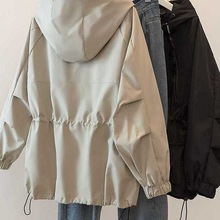 时尚休闲大码短款风衣开春外套女百搭宽松显瘦设计冲锋衣棒球夹克