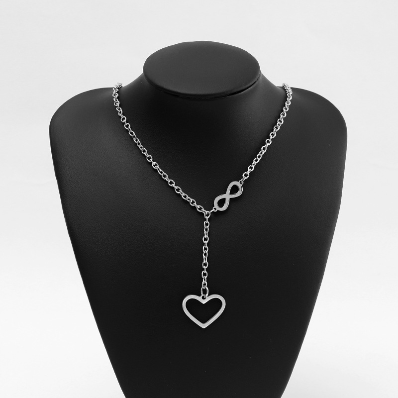 New Fashion Titanium Steel Heart Number 8 Pendant Necklace Ladies Jewelry Wholesale display picture 4