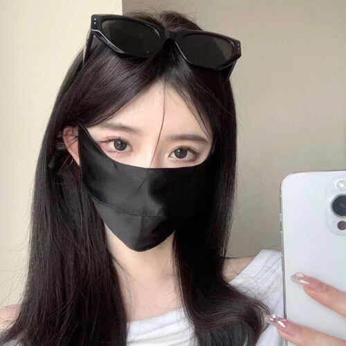 Double-layer adjustable ear strap silk sunscreen hidden opening breathable mulberry silk 3D face mask