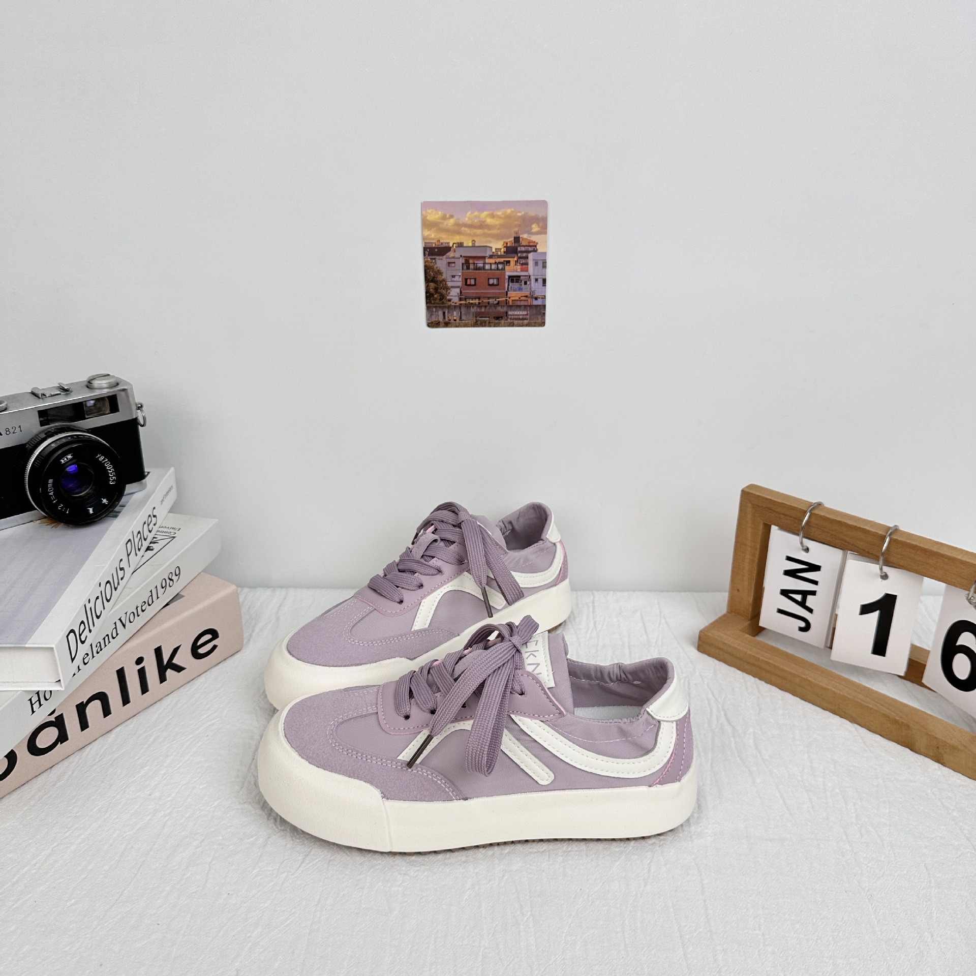 6659 zapatos de suela gruesa para mujeres 2025 nuevo diseño de nicho retro chic cabeza redonda versátil original zapatos de entrenamiento