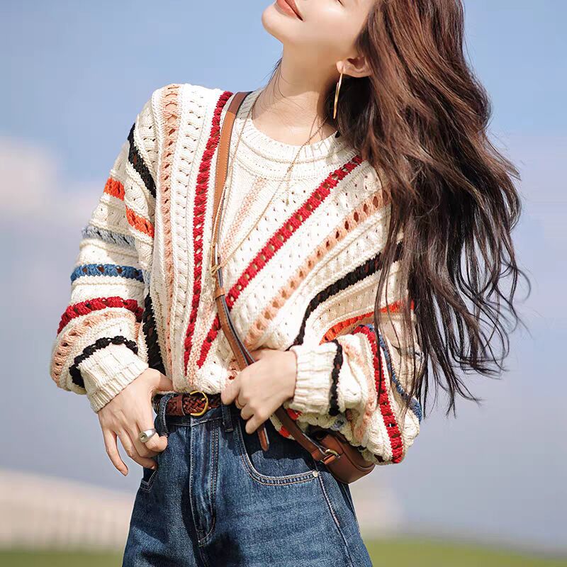 Knitted autumn fashionable short sweater