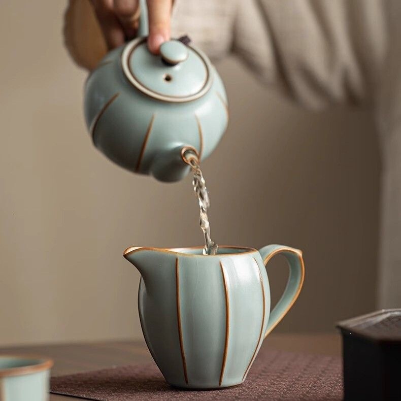 Traditional Tea Set with Ru Kiln Fairing Cups, Unique Melon-Shaped Cups, Master Cups, Kung Fu Tea Set, Ceramic Household Tea Sharing Utensils Traditional Tea Set with Ru Kiln Fairing Cups, Unique Melon-Shaped Cups, Master Cups, Kung Fu Tea Set, Ceramic Household Tea Sharing Utensils