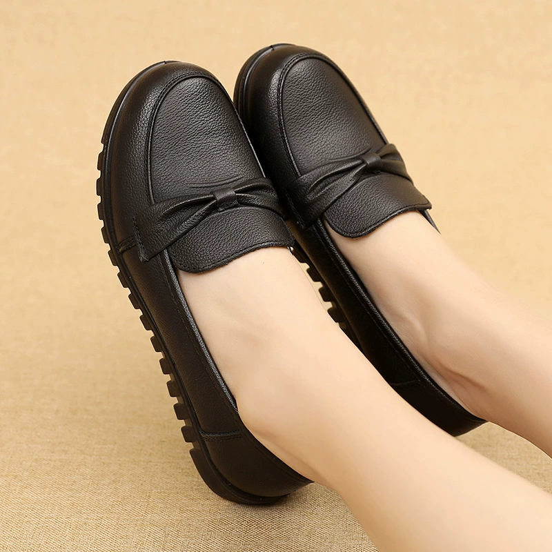 Новая женская обувь из воловьей кожи, повседневная обувь на мягкой подошве для среднего и пожилого возраста, удобная материнская обувь на плоской подошве, прямая оптовая продажа с фабрики