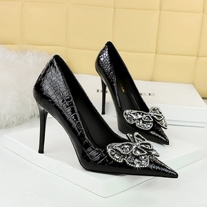 3391-H23 Vintage European and American Style Banquet High Heels, Thin Heels, Lacquer Leather, Shallow Mouth, Pointed Wat